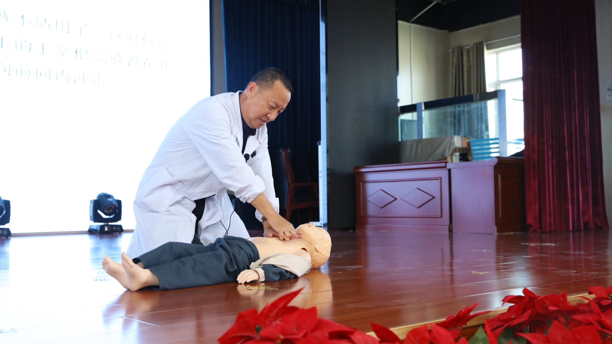 XC体育党支部齐助力 | 为成长加分，为健康打卡！